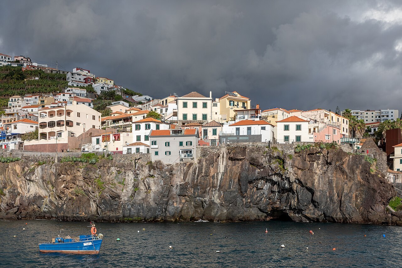 Câmara de Lobos harbor