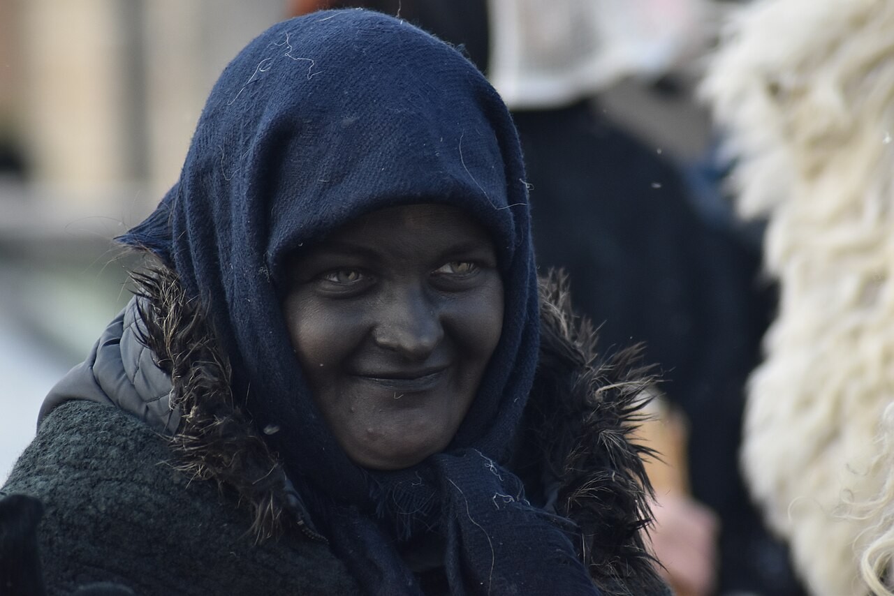 A Busójárás participant
