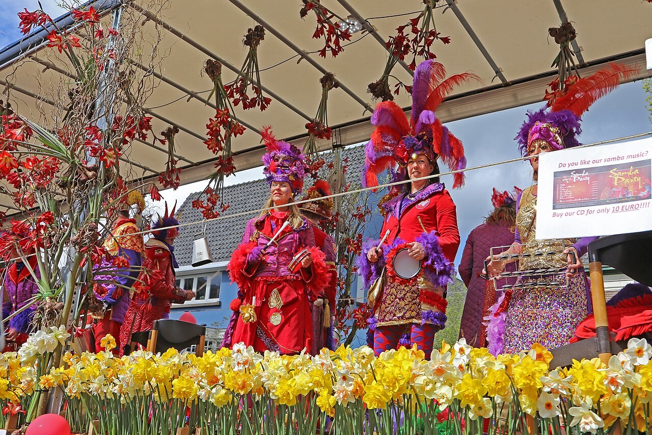 Colour in the bulb region