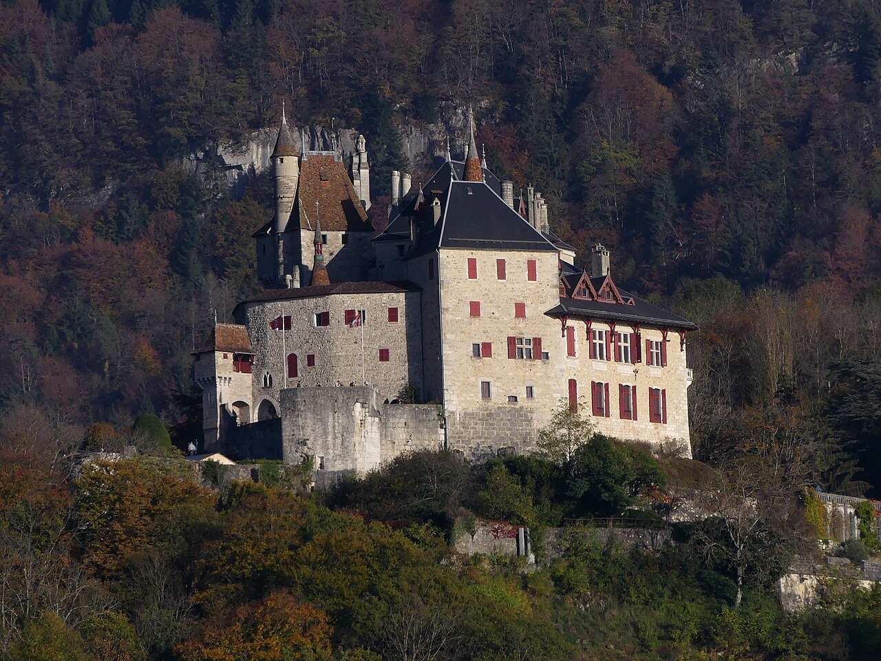 Menthon-Saint-Bernard castle
