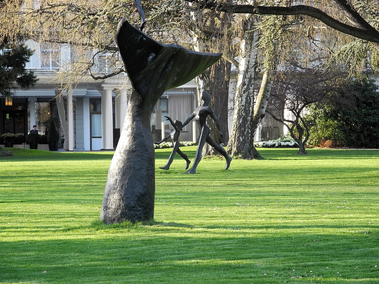 Baur au Lac grounds